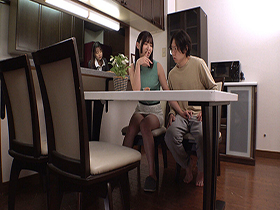 姉ハーレム！～引きこもりの弟の性処理をしてあげる“優しい姉”と弟を使って性欲処理をさせてる“身勝手な姉”どっちが好き？～　サンプル画像03